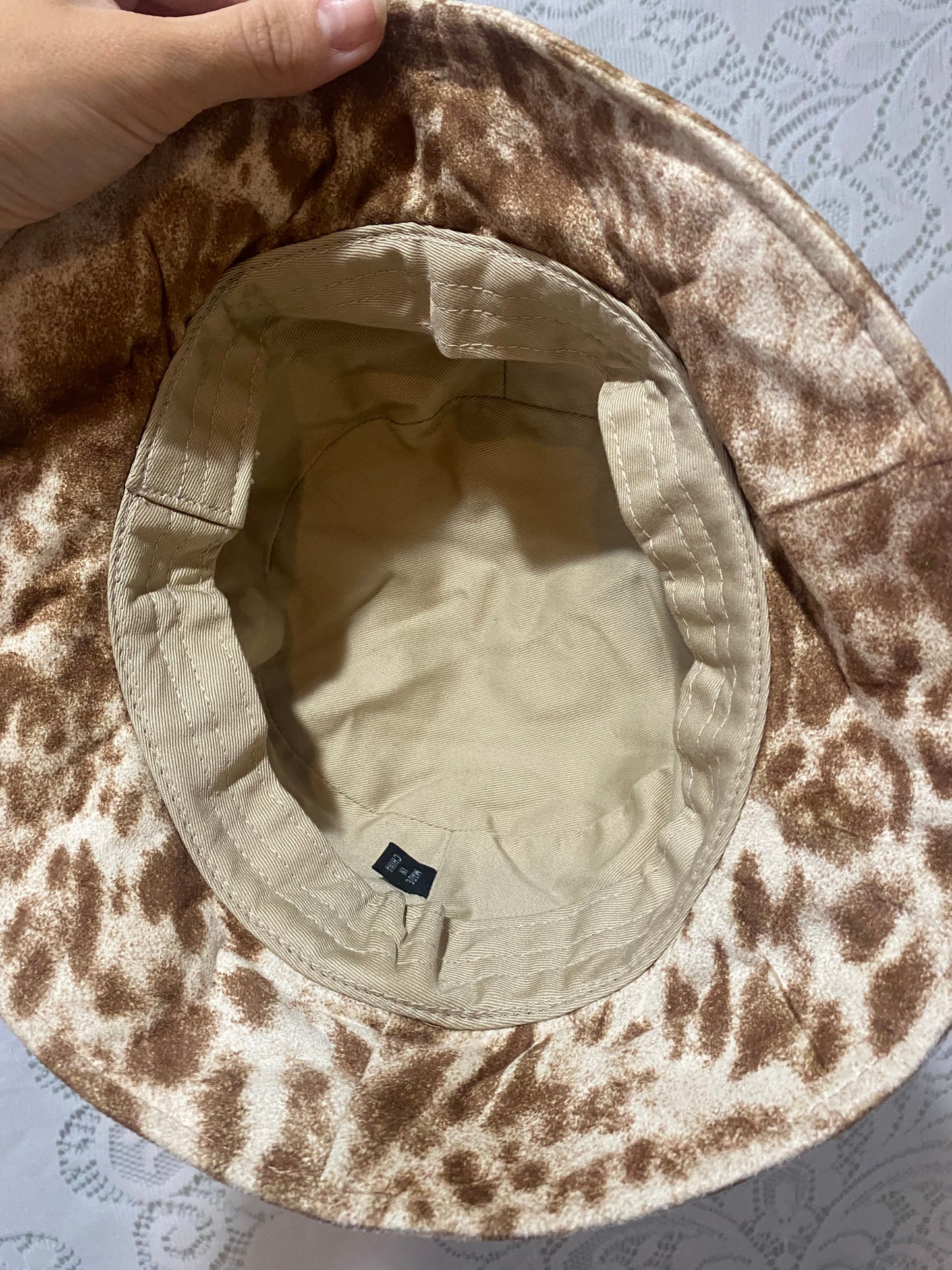 Vintage Guess cheetah bucket hat