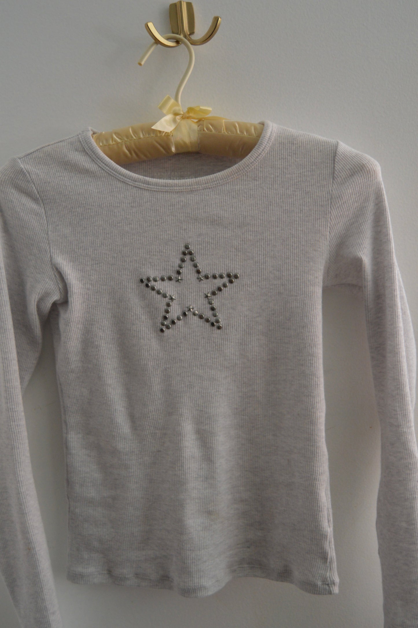 Aero studded star baby tee