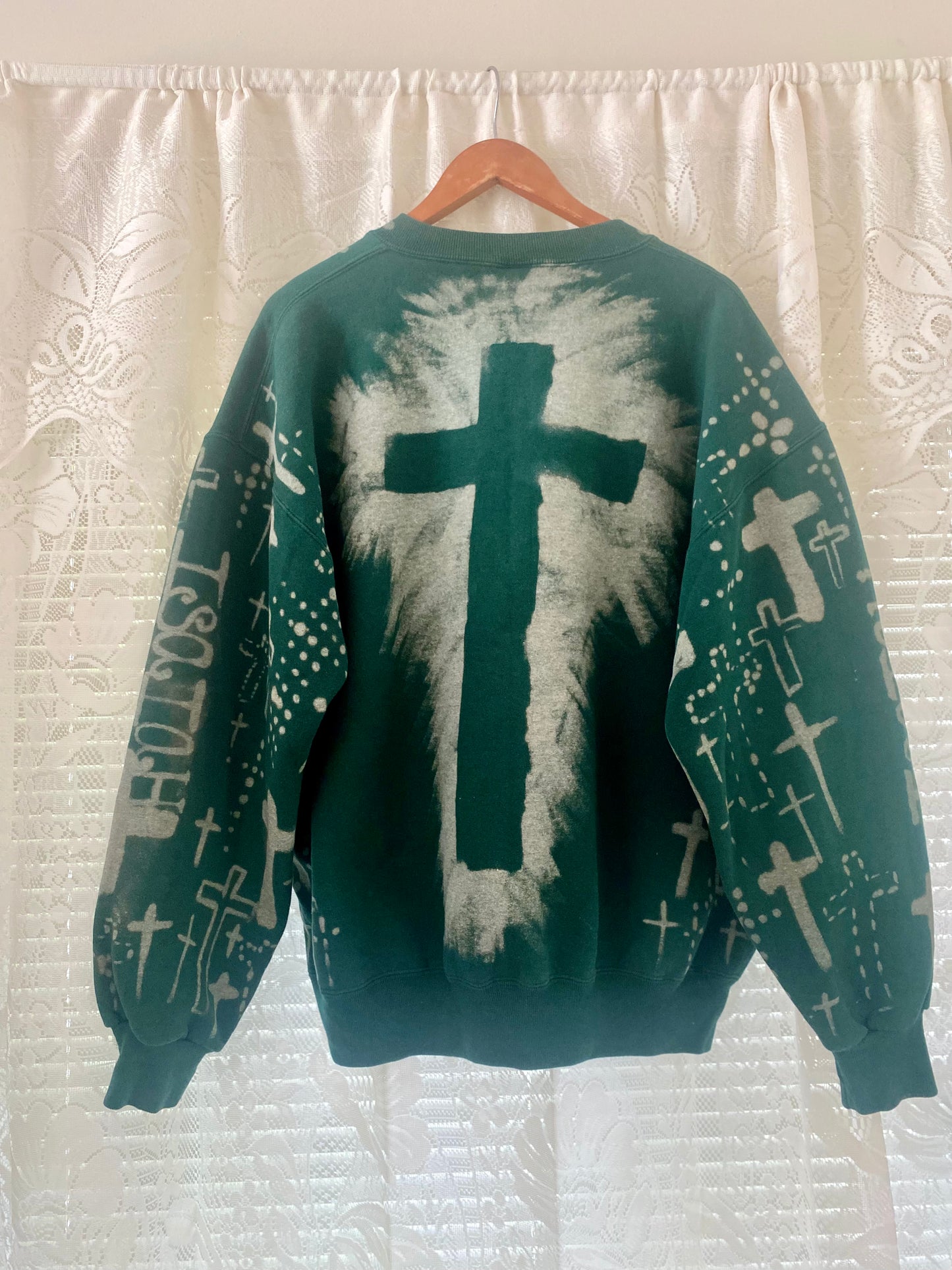 Isaiah 26:3 Crewneck