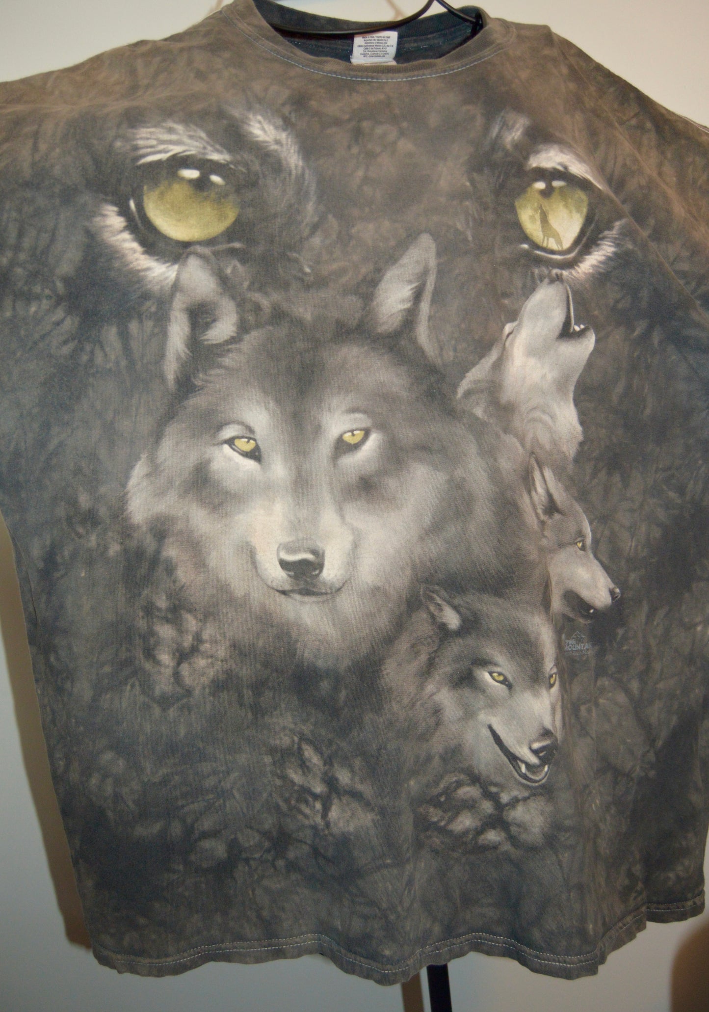 The Mountain wolves tee