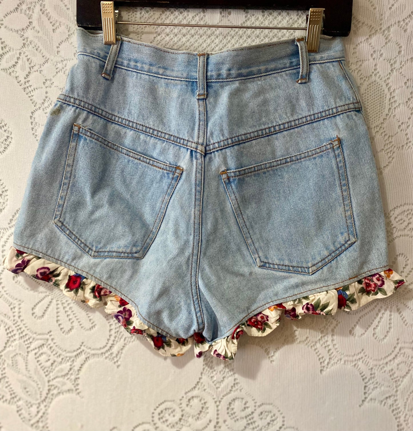 Vintage floral trim shorts