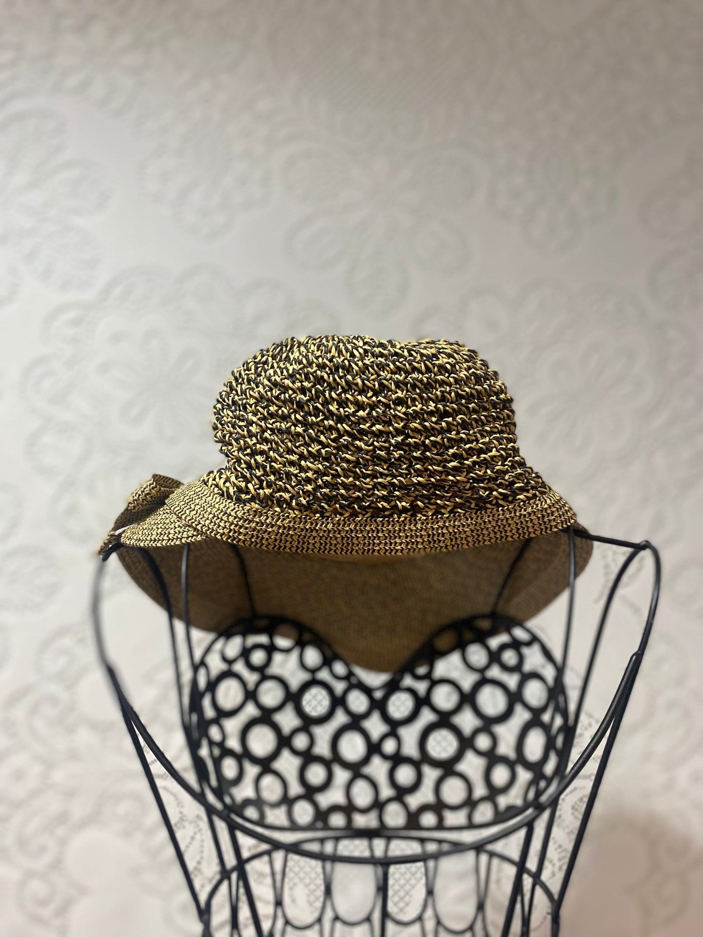 Liz Claiborne floppy 2 toned hat