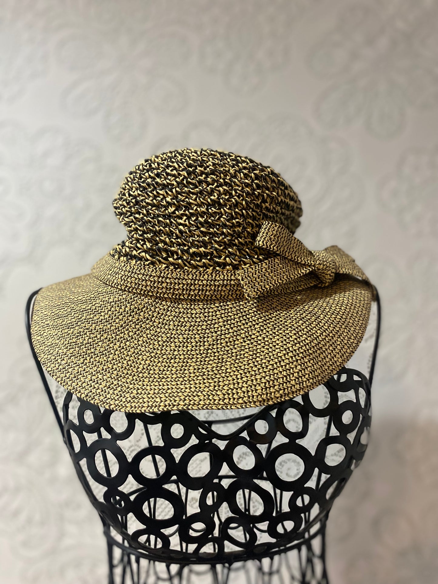 Liz Claiborne floppy 2 toned hat