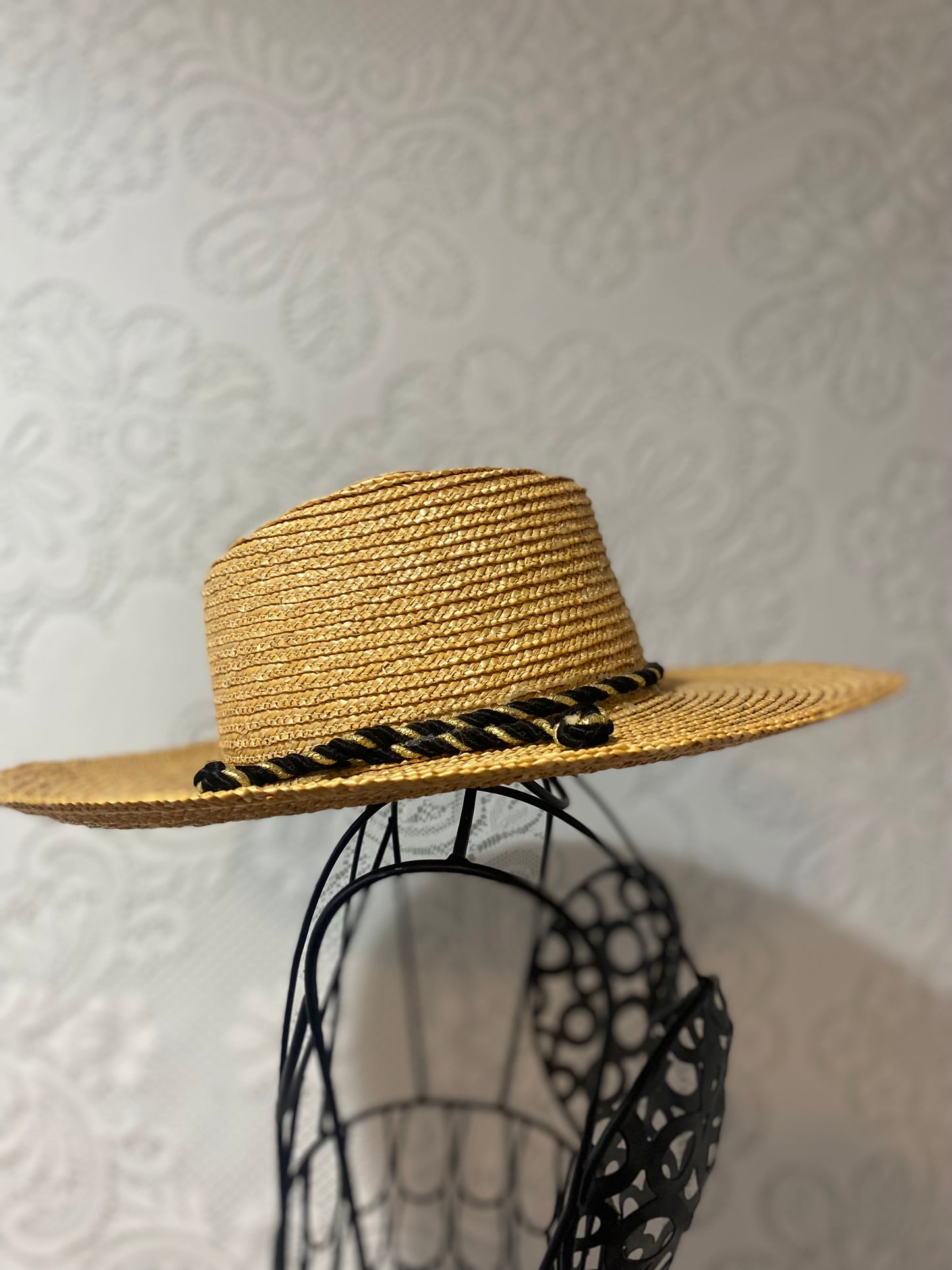 Roped straw hat