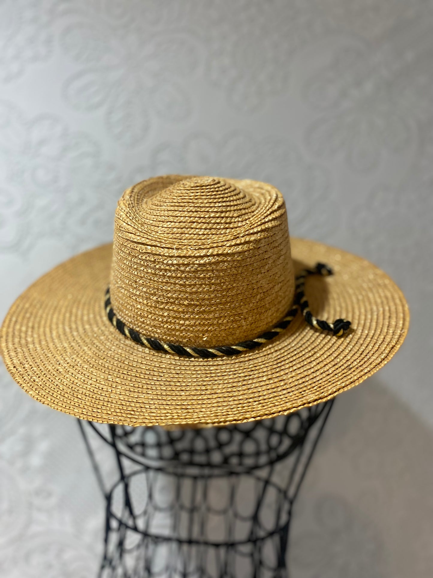 Roped straw hat
