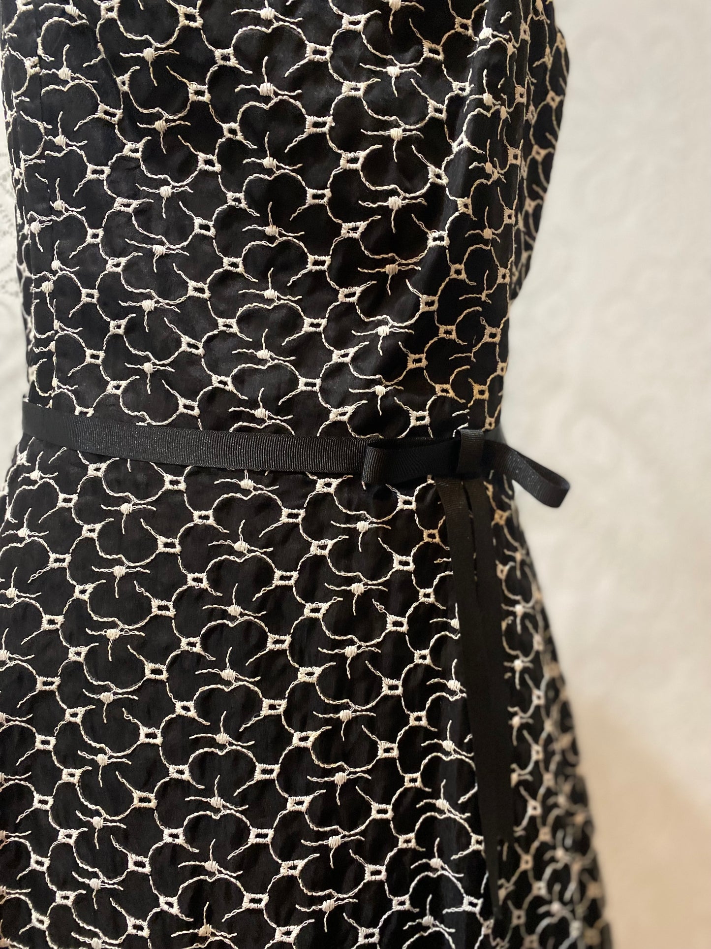 Laundry by Shelli Segal cocktail dress