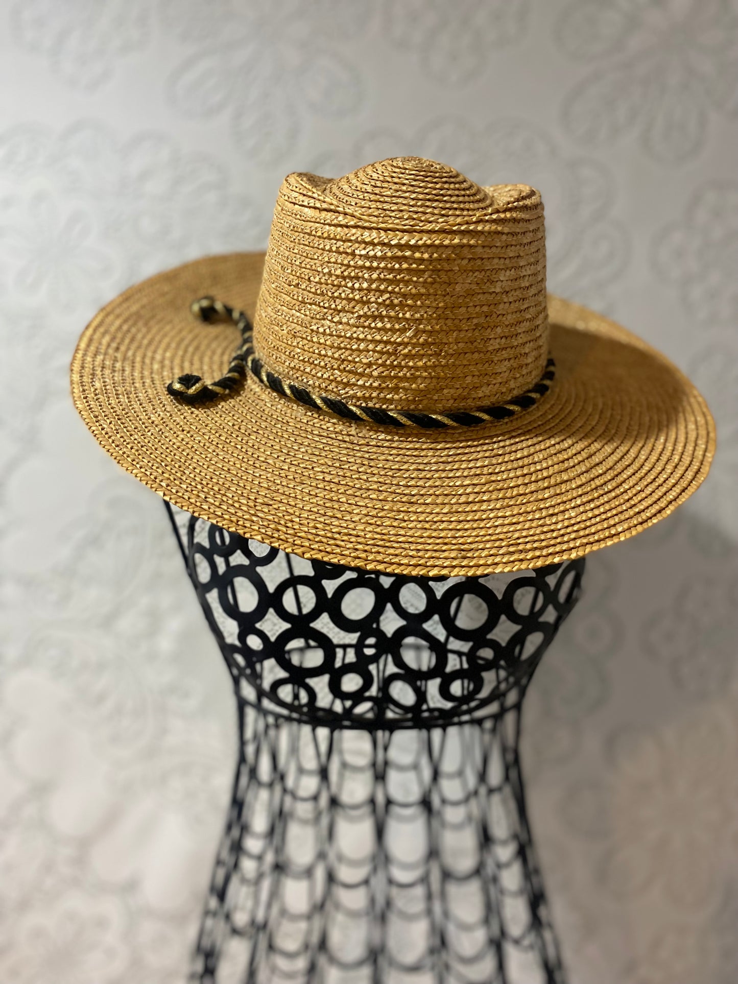 Roped straw hat