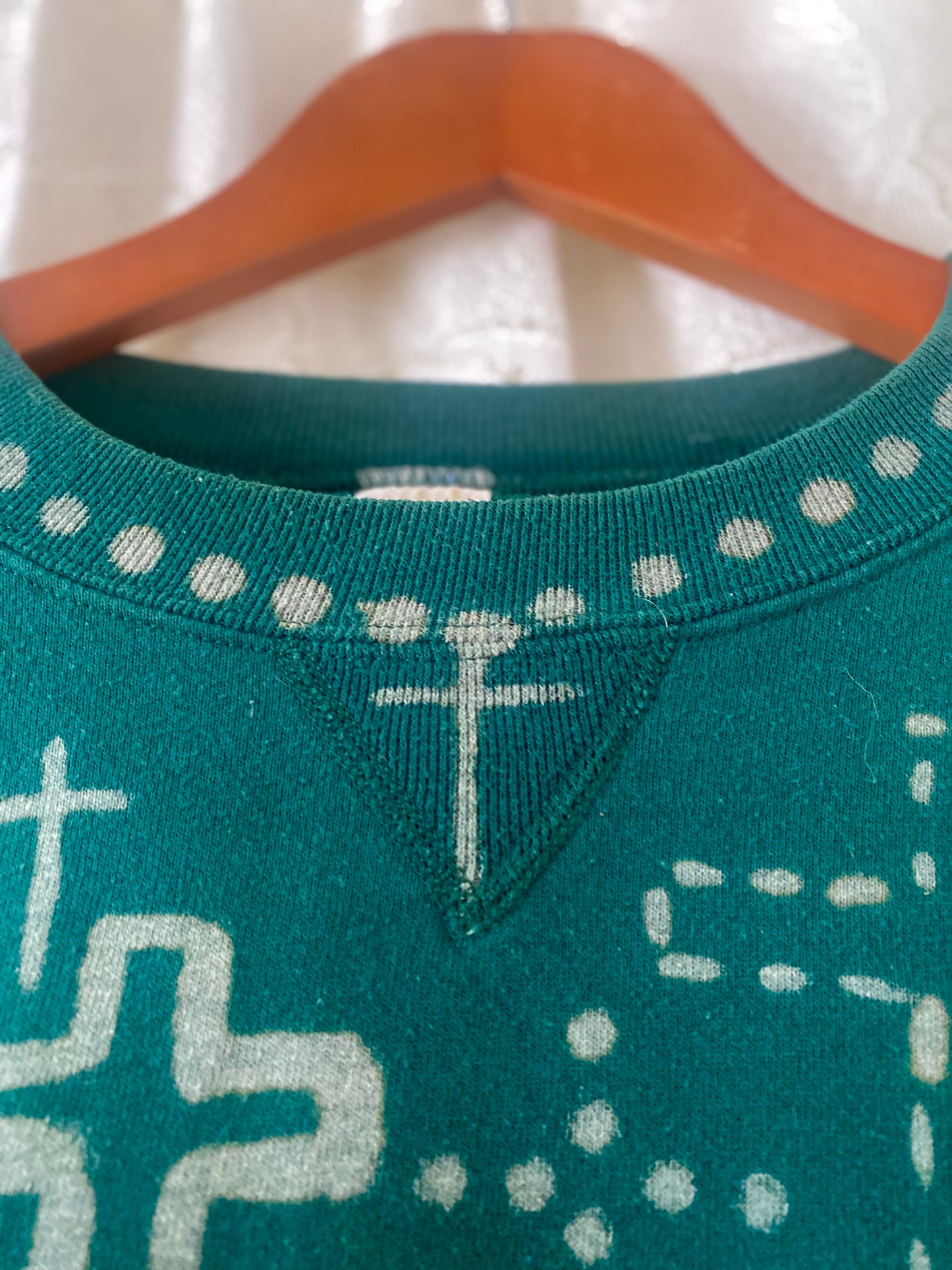 Isaiah 26:3 Crewneck