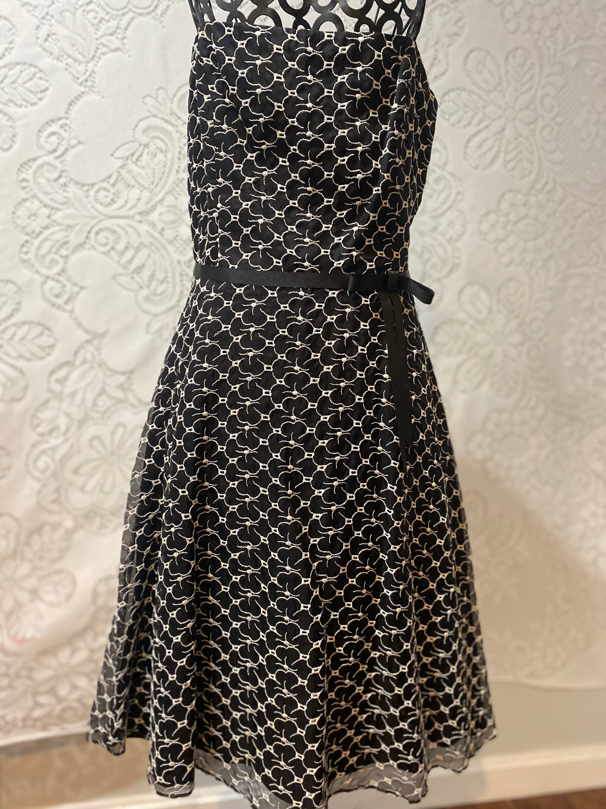 Laundry by Shelli Segal cocktail dress – Fierce Lane