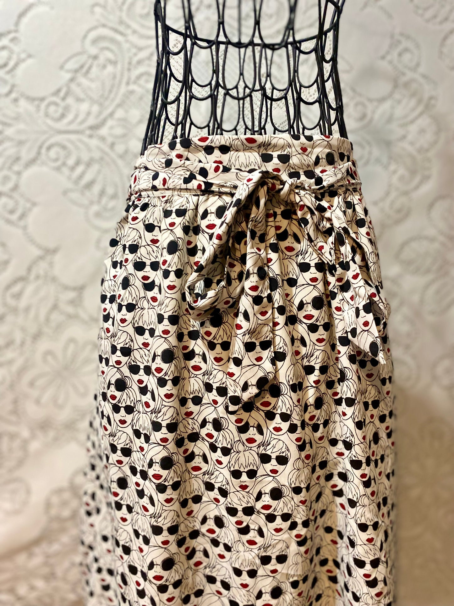 Porridge X Anthro lady skirt
