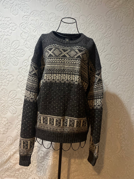 Vintage Men's Woolrich Sweater