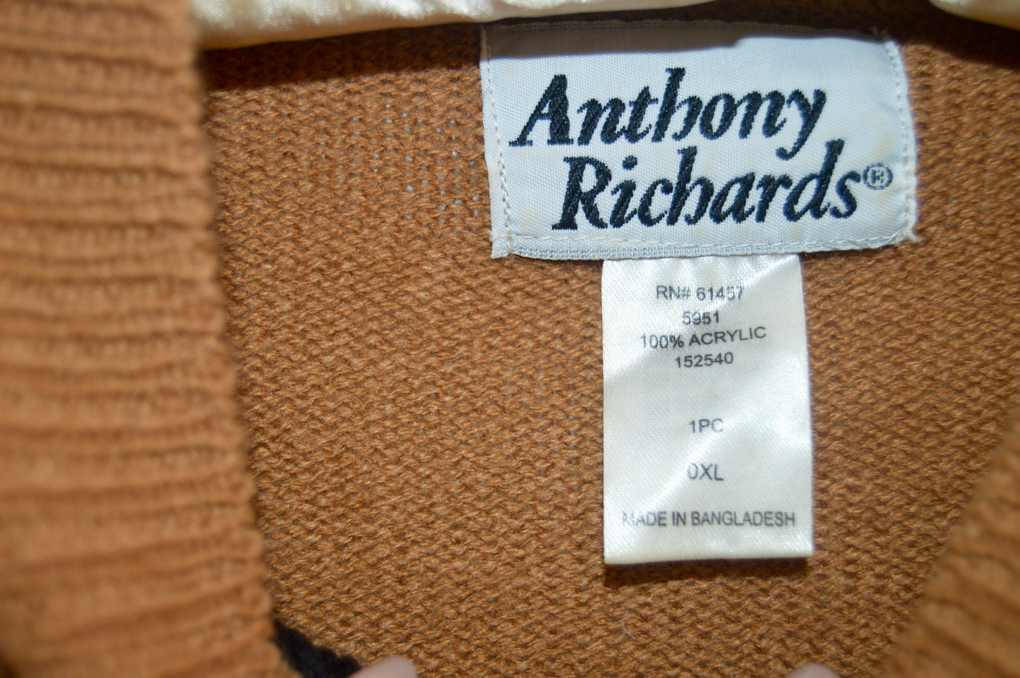Anthony Richard’s tiger sweater